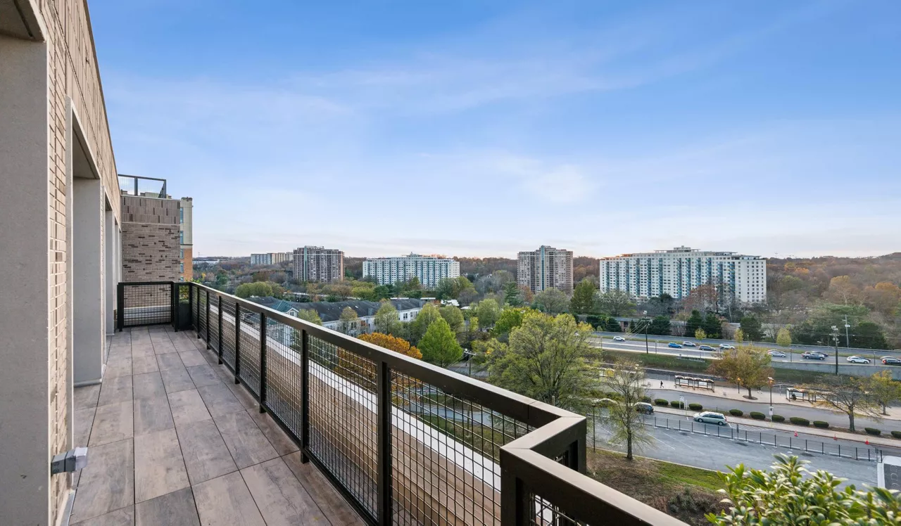 Ravel and Royale - Bethesda, MD - Balcony