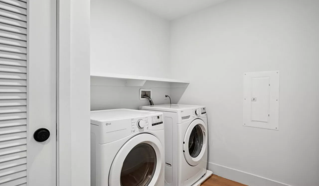 Ravel and Royale - Bethesda, MD - Laundry