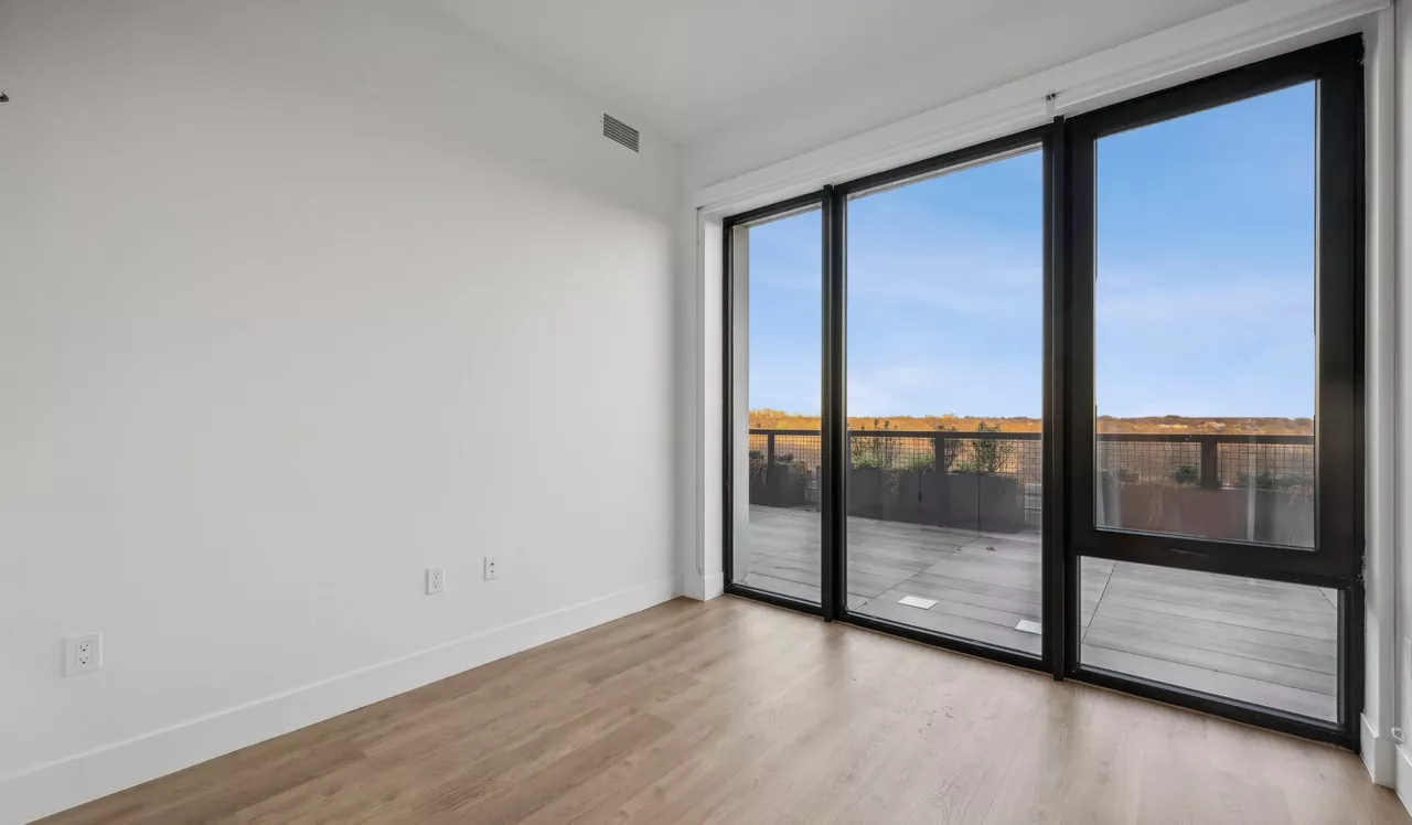 Ravel and Royale - Bethesda, MD - Bedroom