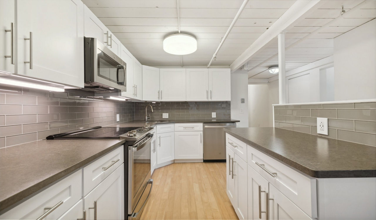 The Riverloft Apartment Homes - Philadelphia, PA - Kitchen