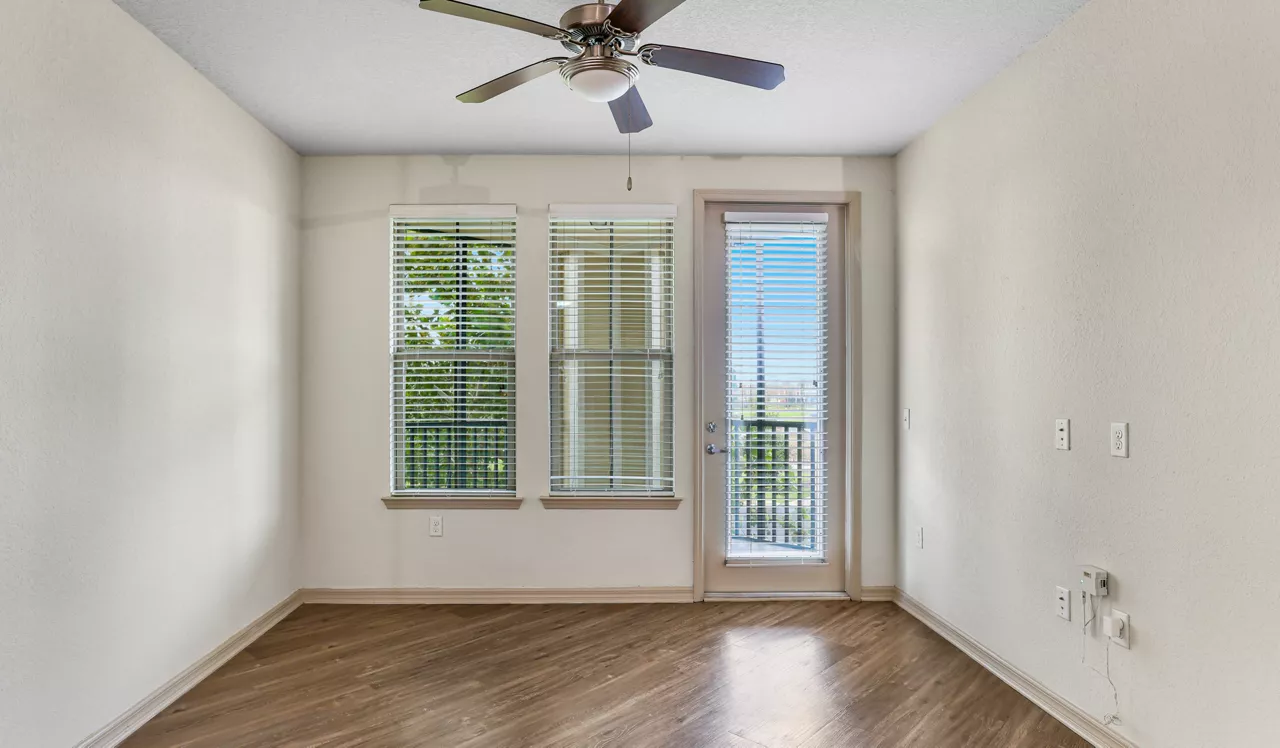 Sands Parc - Daytona Beach, FL - Living Room