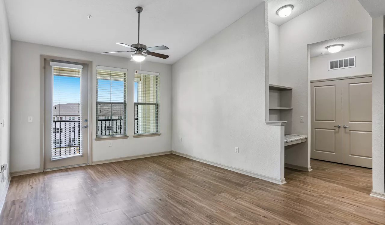 Sands Parc - Daytona Beach, FL - Living Room