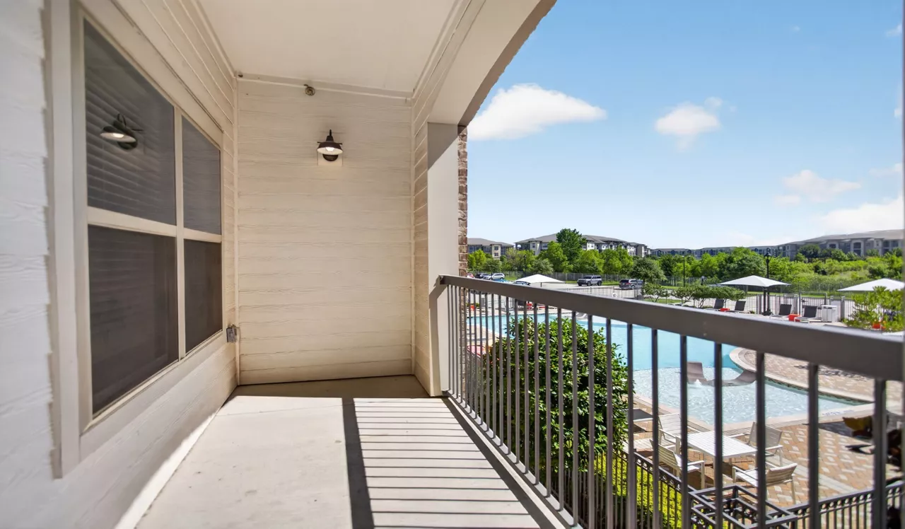 Solay Fort Worth - Fort Worth, TX - Balcony