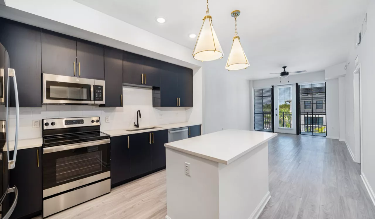 Solea at Miami Lakes - Hialeah, FL - Kitchen