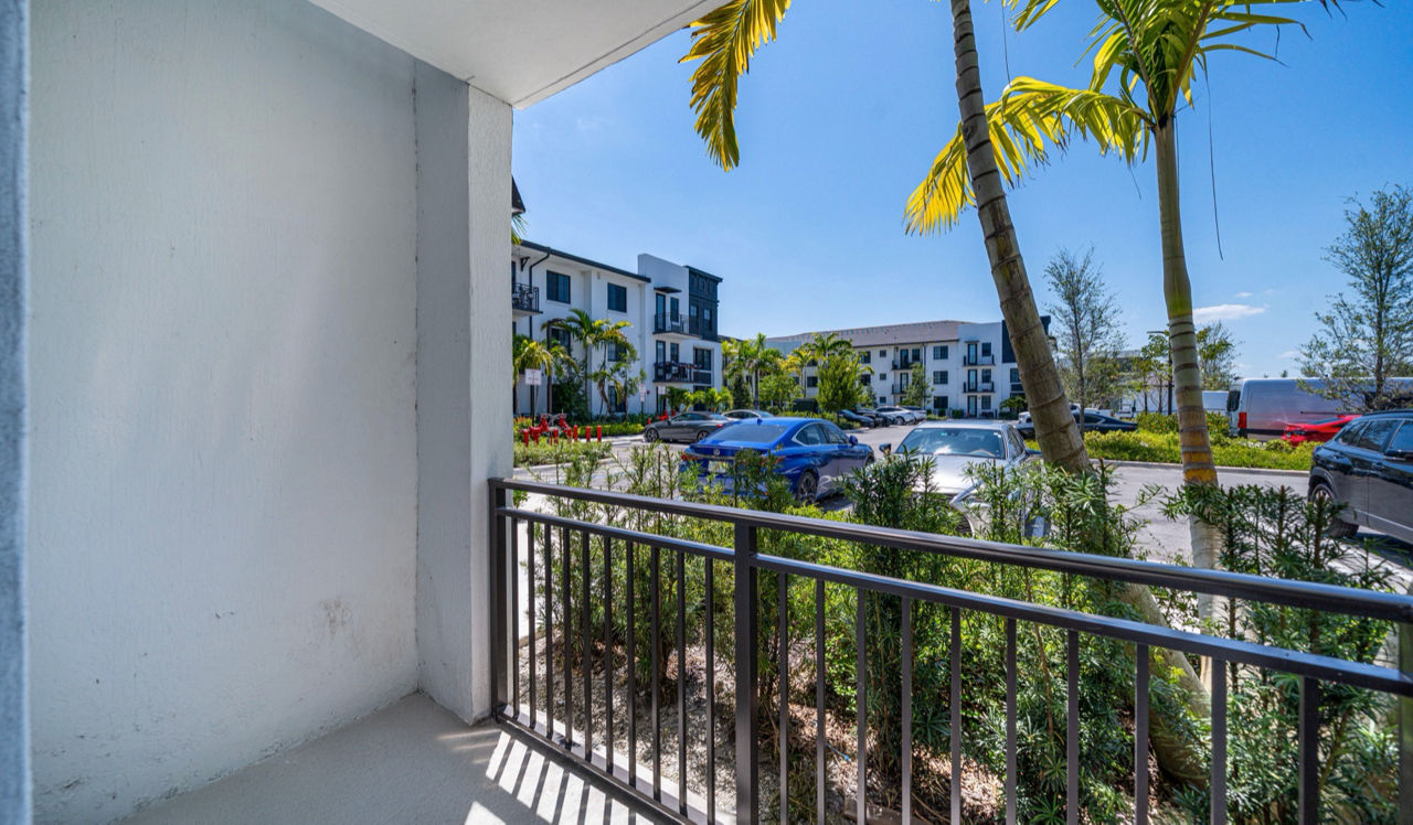 Solea at Miami Lakes - Hialeah, FL - balcony