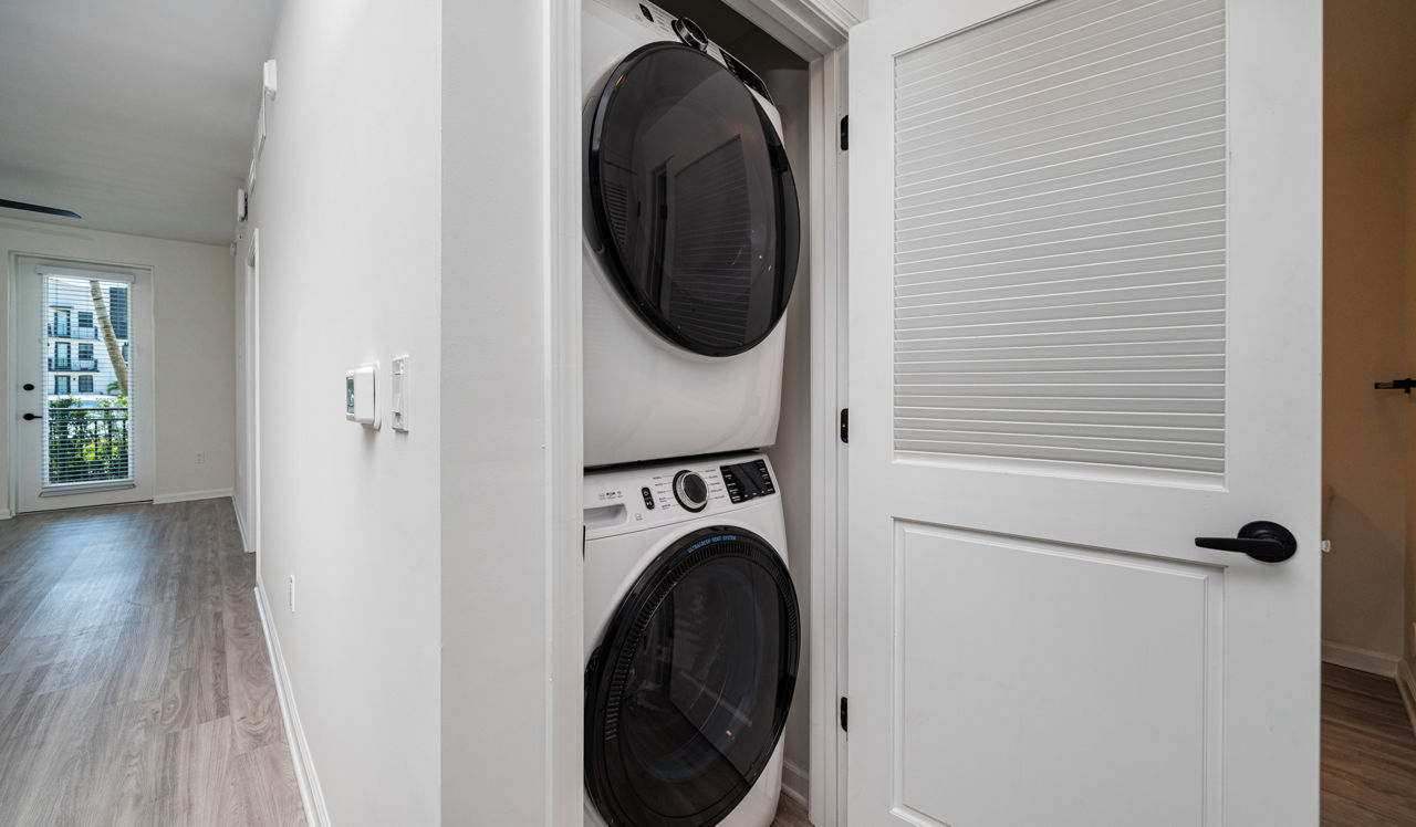 Solea at Miami Lakes - Hialeah, FL - laundry