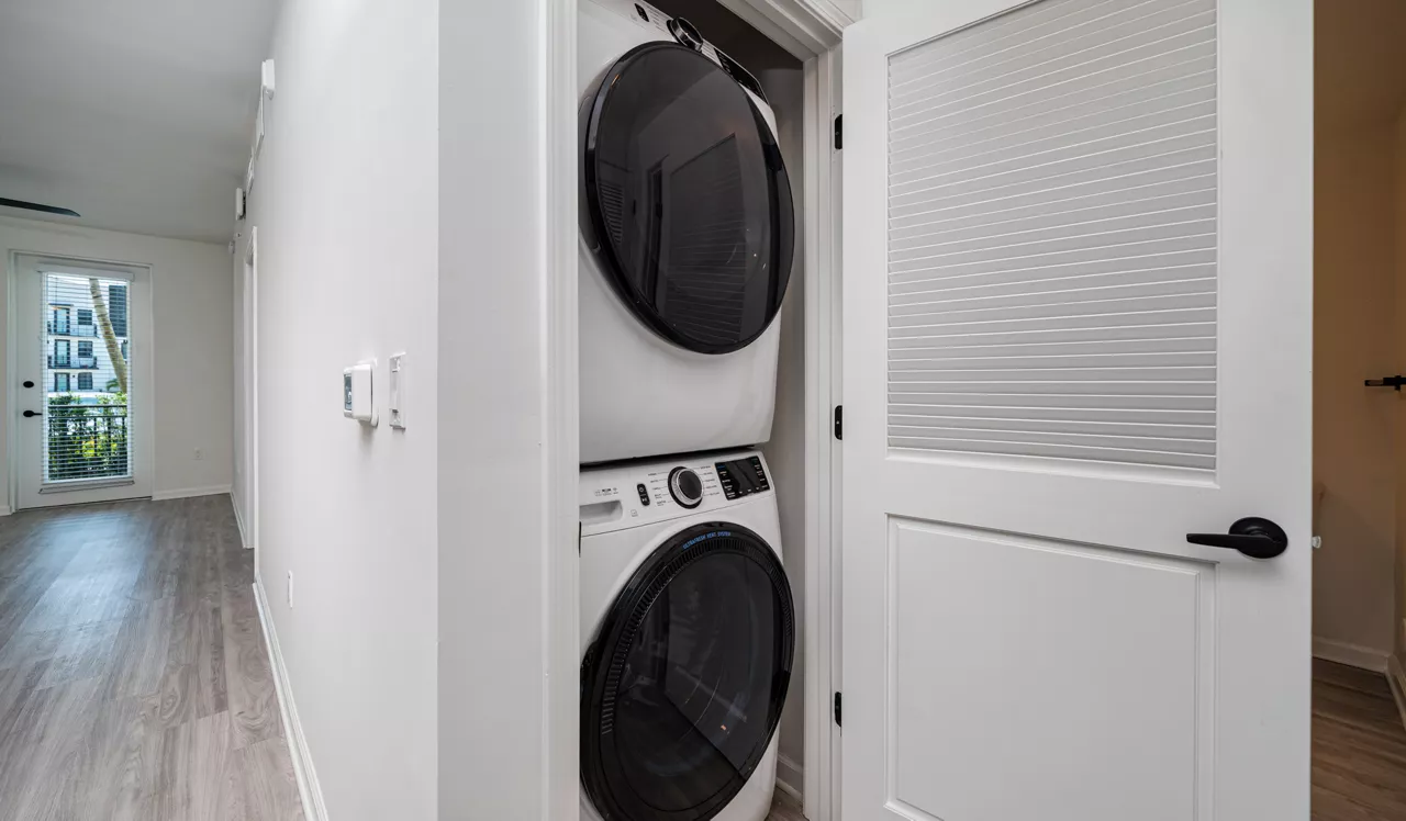 Solea at Miami Lakes - Hialeah, FL - laundry