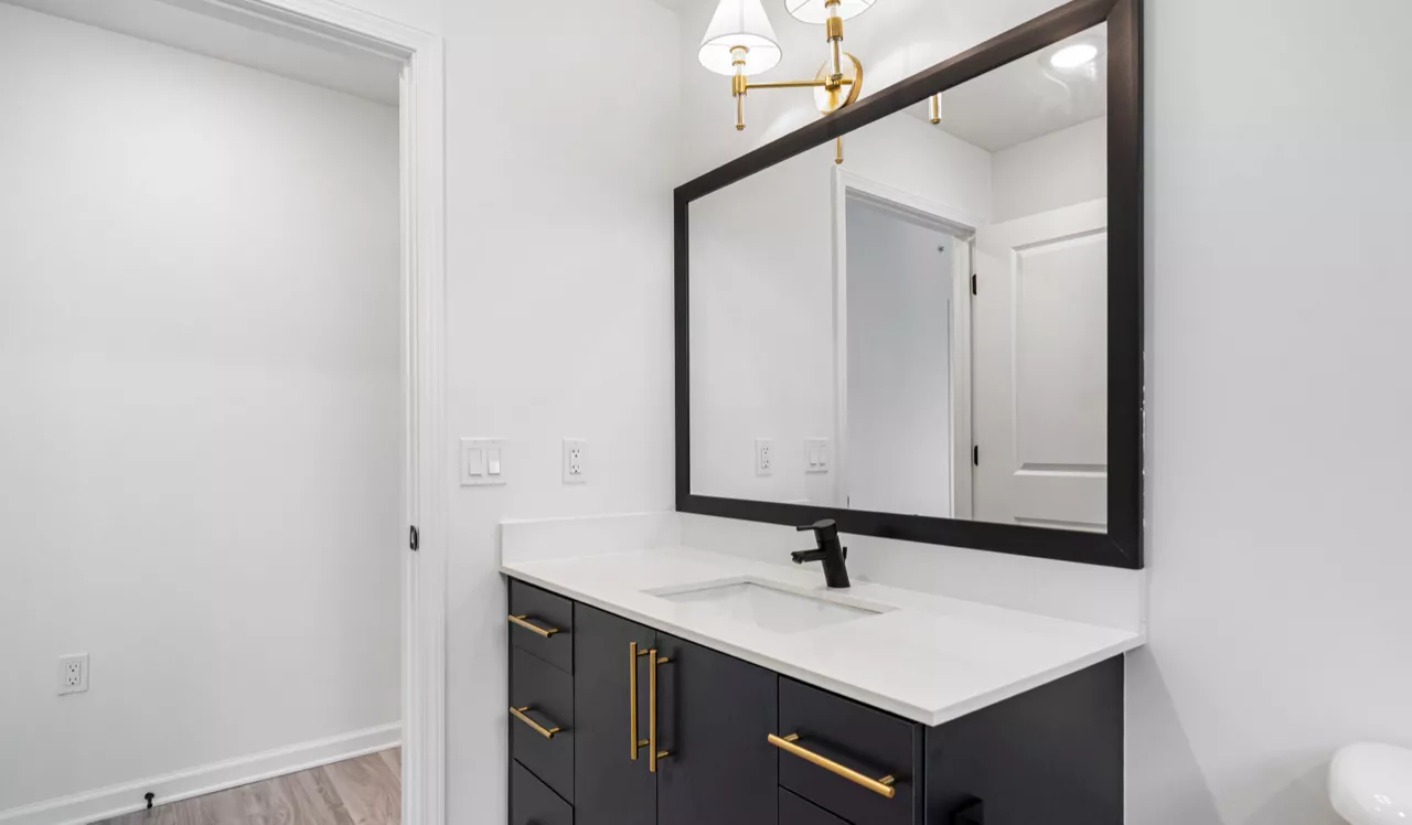 Solea at Miami Lakes - Hialeah, FL - Bathroom