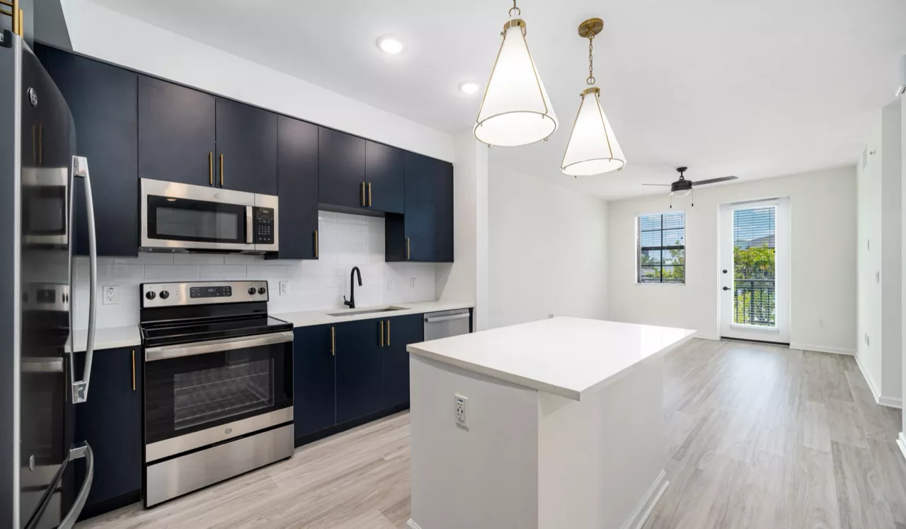 Solea at Miami Lakes - Hialeah, FL - Kitchen