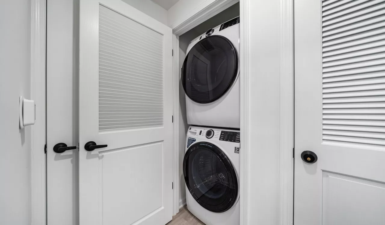 Solea at Miami Lakes - Hialeah, FL - laundry