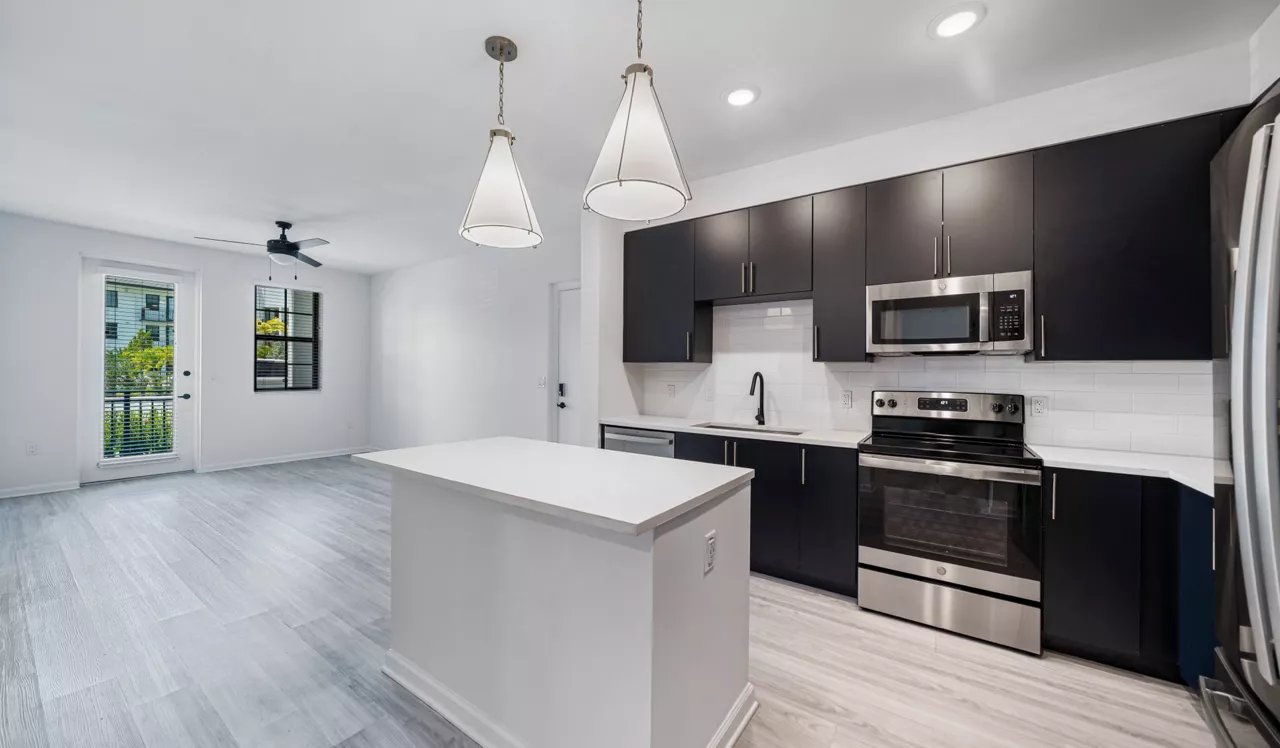 Solea at Miami Lakes - Hialeah, FL - Kitchen