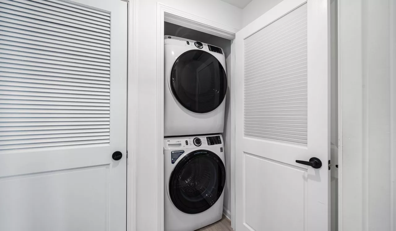 Solea at Miami Lakes - Hialeah, FL - laundry