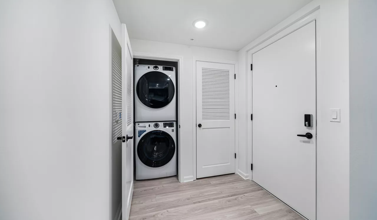 Solea at Miami Lakes - Hialeah, FL - laundry