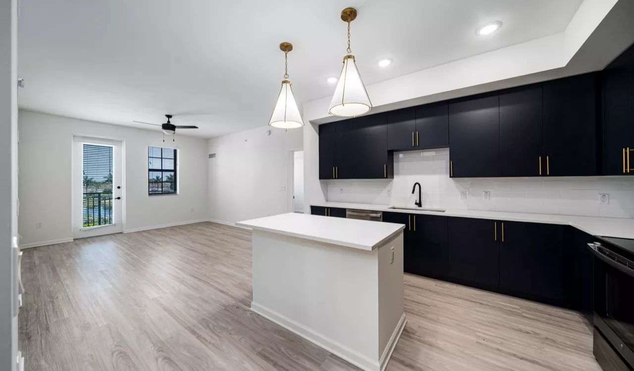 Solea at Miami Lakes - Hialeah, FL - Kitchen