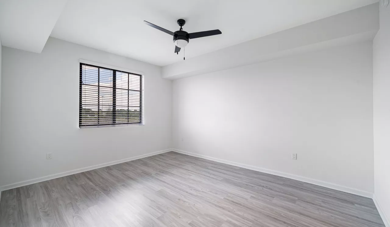 Solea at Miami Lakes - Hialeah, FL - Bedroom