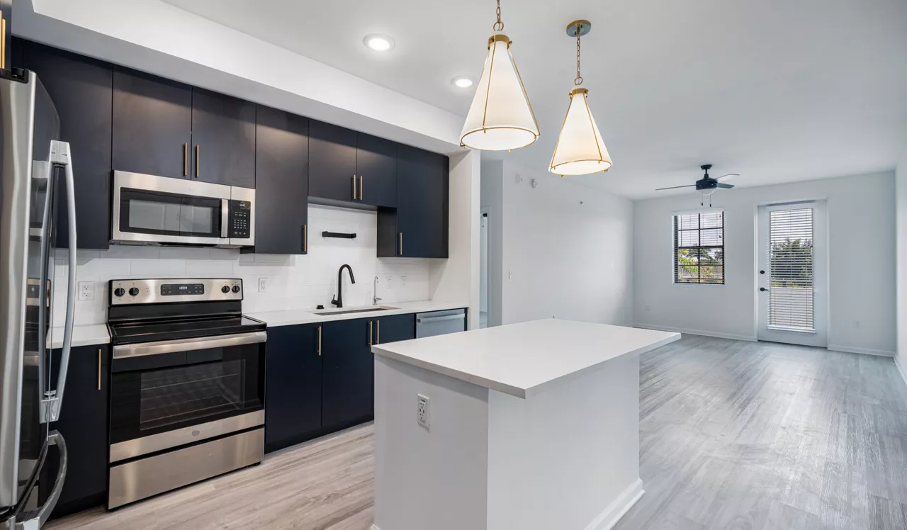 Solea at Miami Lakes - Hialeah, FL - Kitchen