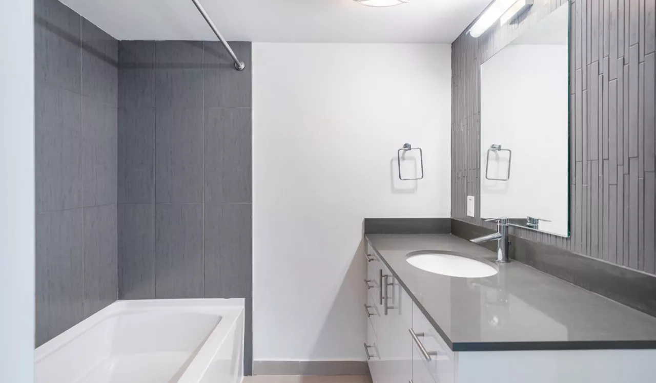 Southgate Towers - Miami, FL - Bathroom