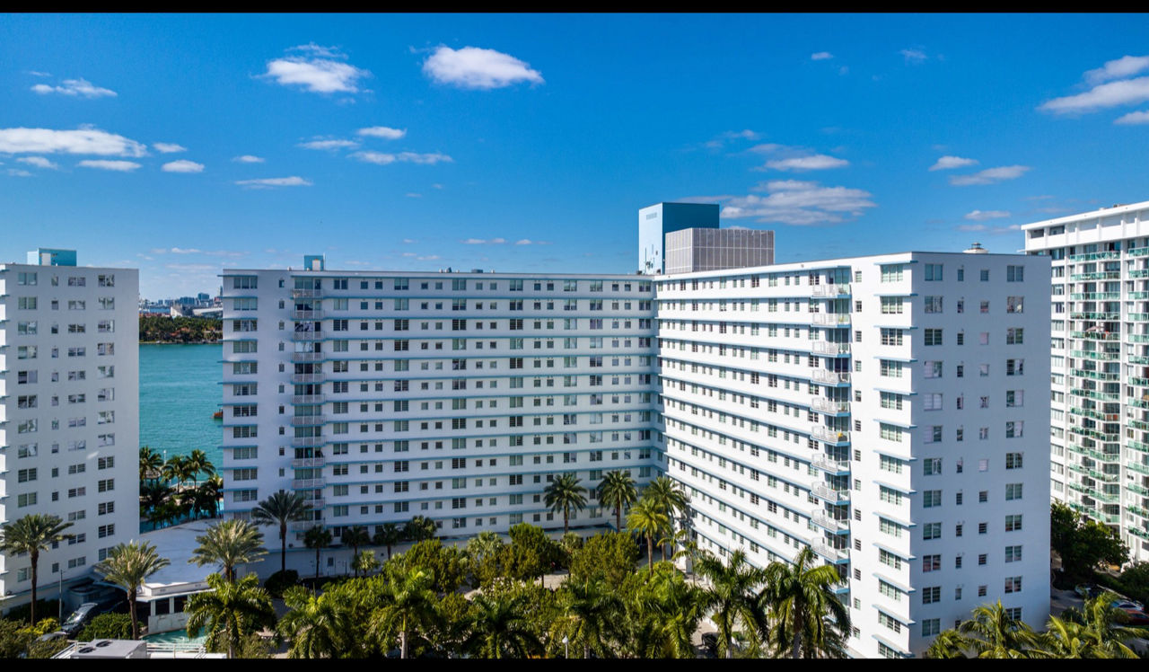 Southgate Towers - Miami, FL - Exterior