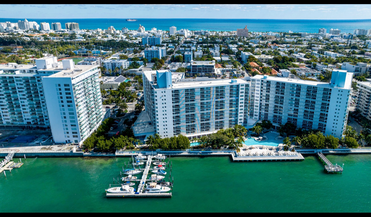 Southgate Towers - Miami, FL - Exterior