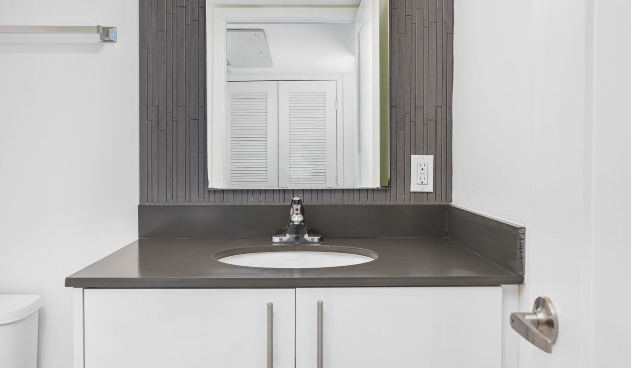 Southgate Towers - Miami, FL - Bath