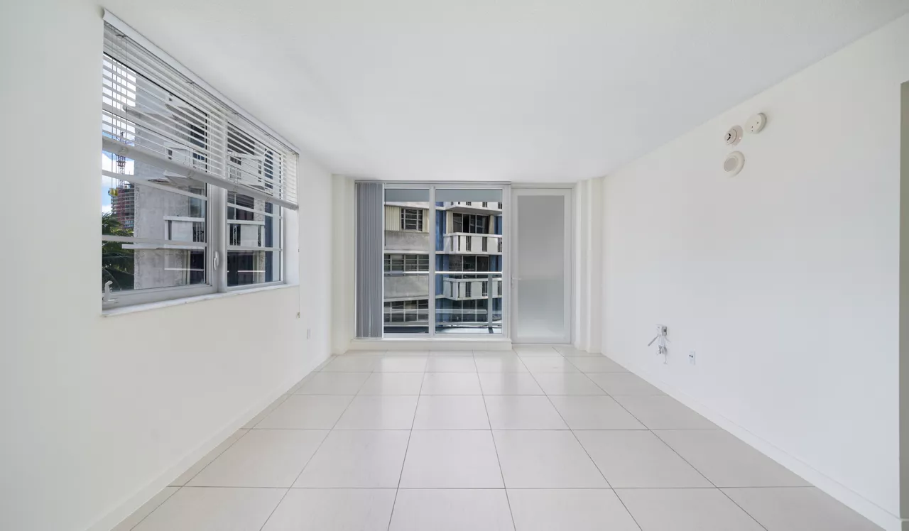 Southgate Towers - Miami, FL - Living Room