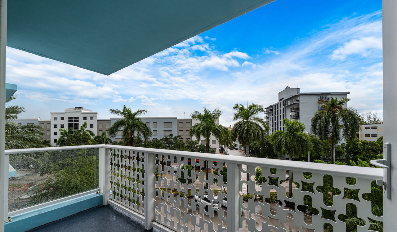 Southgate Towers - Miami, FL - Balcony