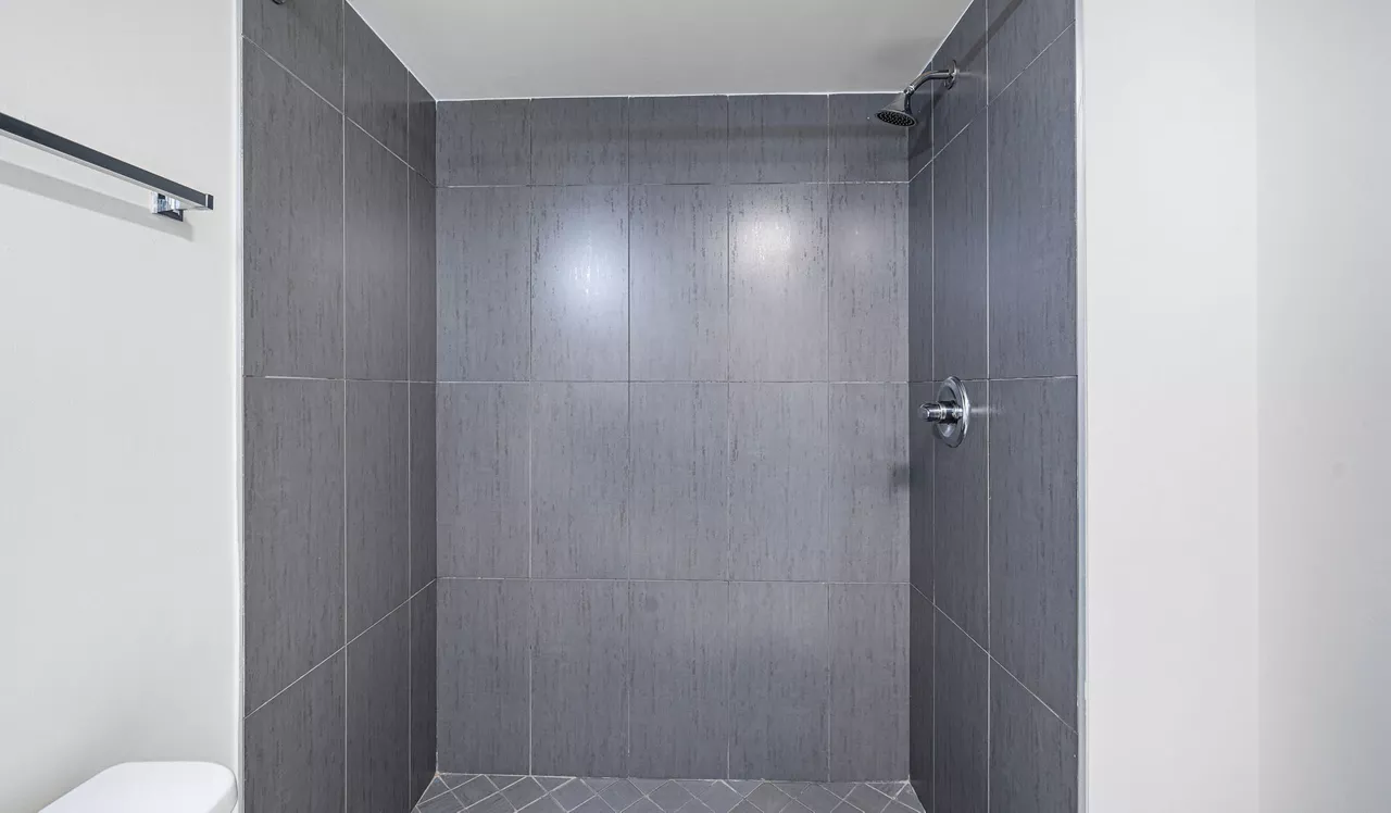 Southgate Towers - Miami, FL - Bath