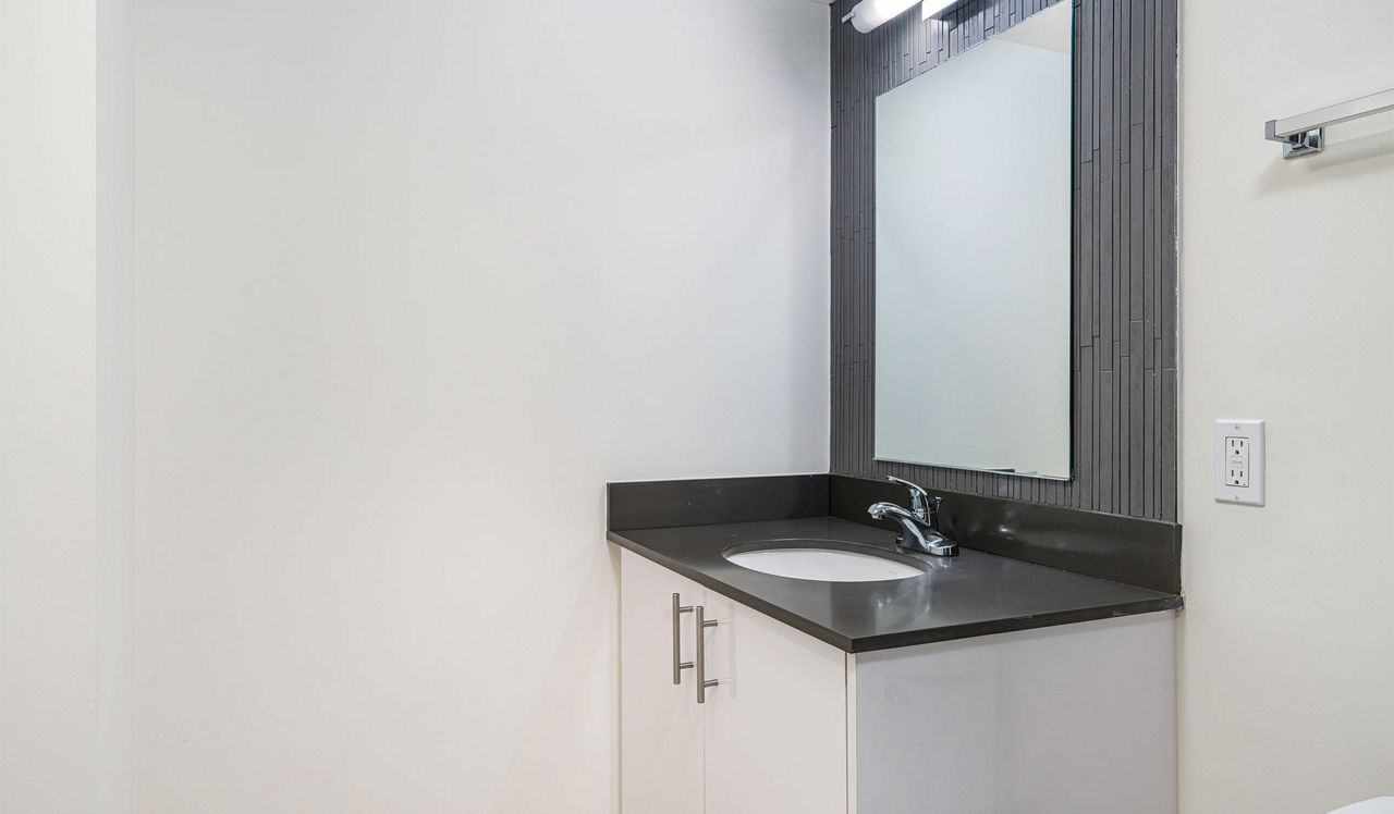 Southgate Towers - Miami, FL - Bath