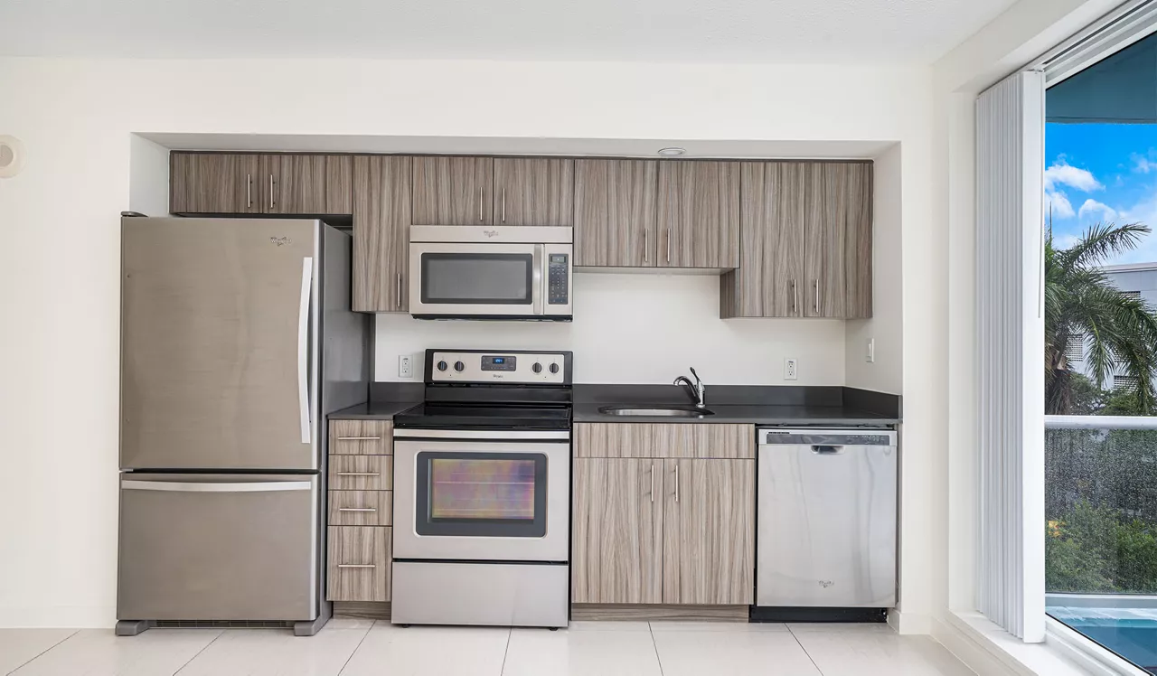 Southgate Towers - Miami, FL - Kitchen