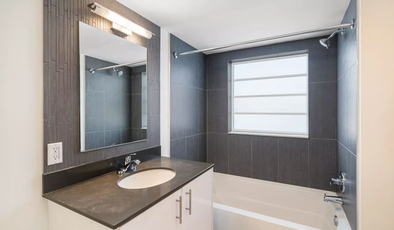 Southgate Towers - Miami, FL - Bath