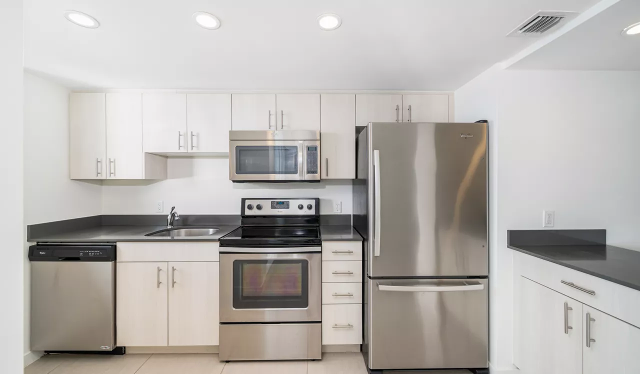 Southgate Towers - Miami, FL - Kitchen