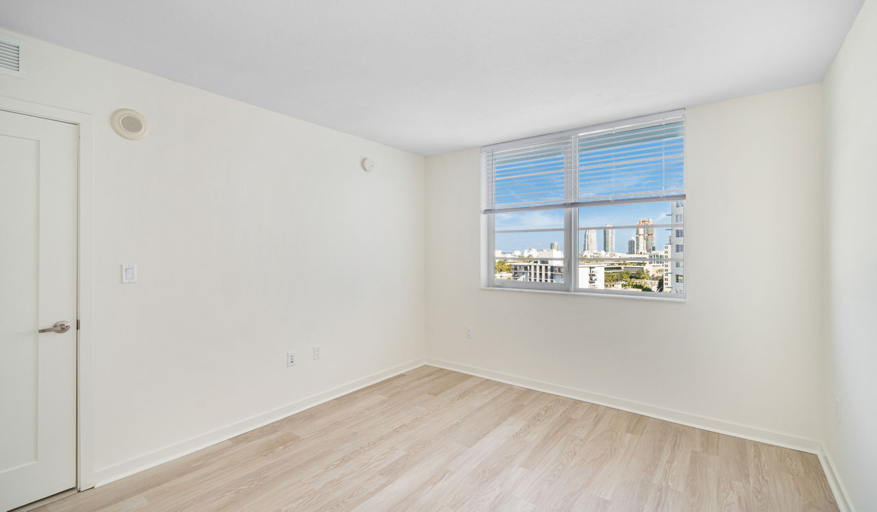 Southgate Towers - Miami, FL - Bedroom