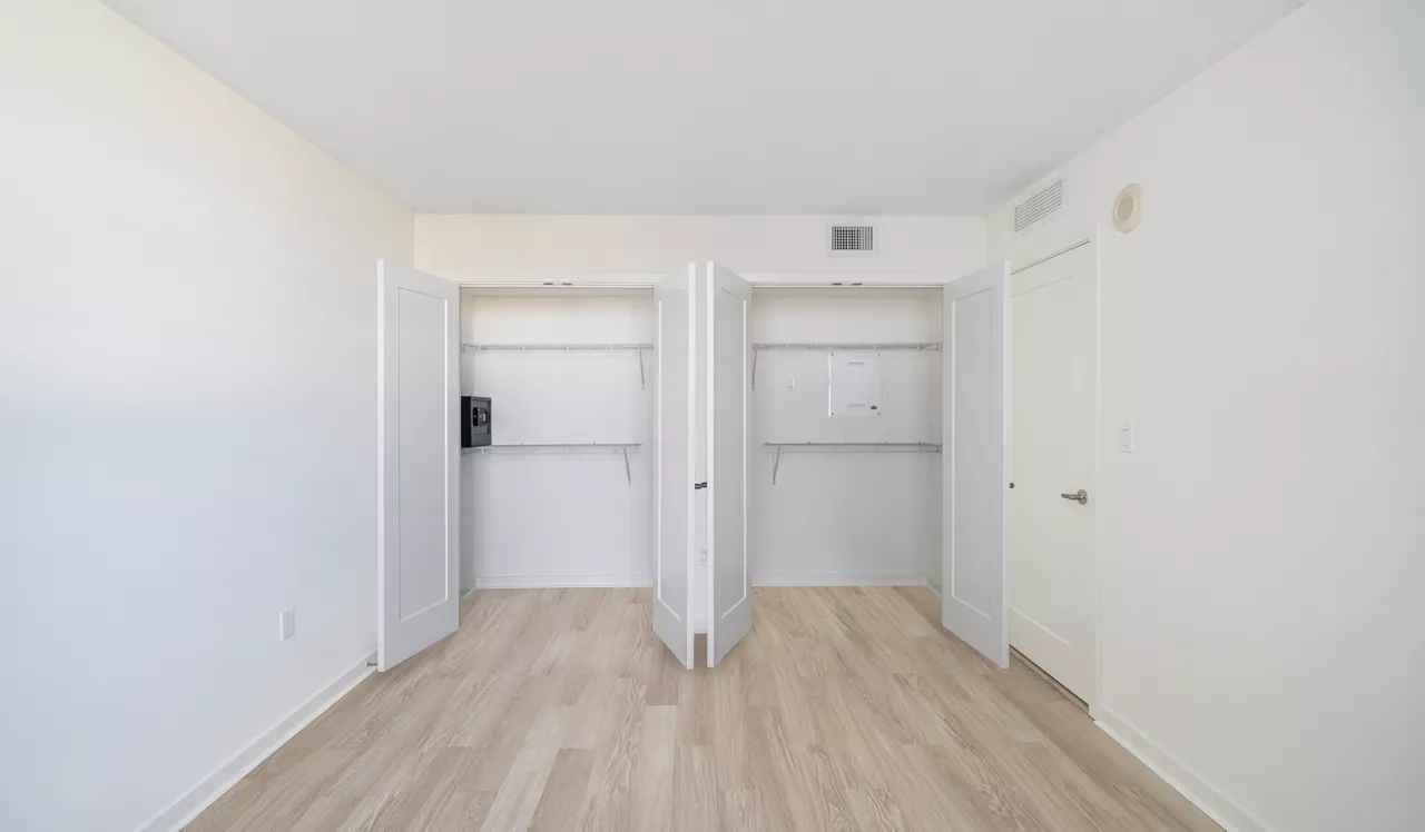 Southgate Towers - Miami, FL - Closet