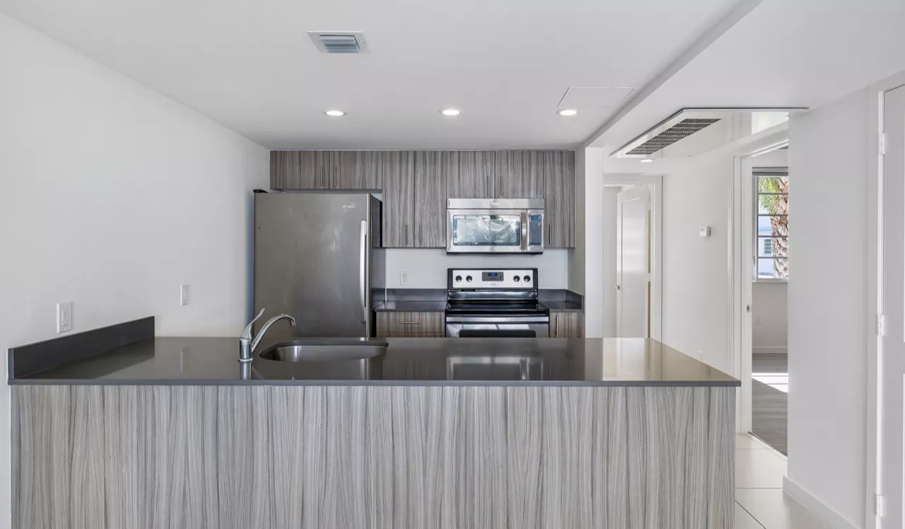 Southgate Towers - Miami, FL - Kitchen