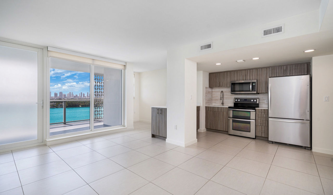 Southgate Towers - Miami, FL - living room