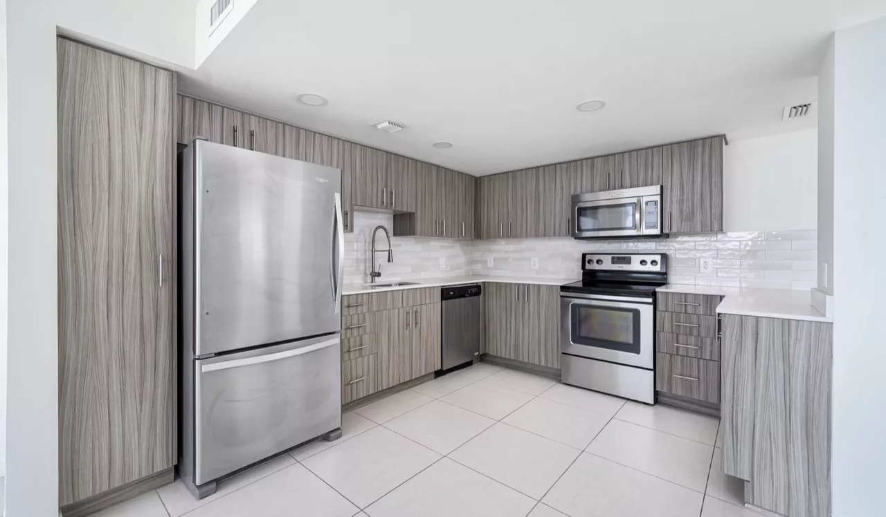 Southgate Towers - Miami, FL - Kitchen