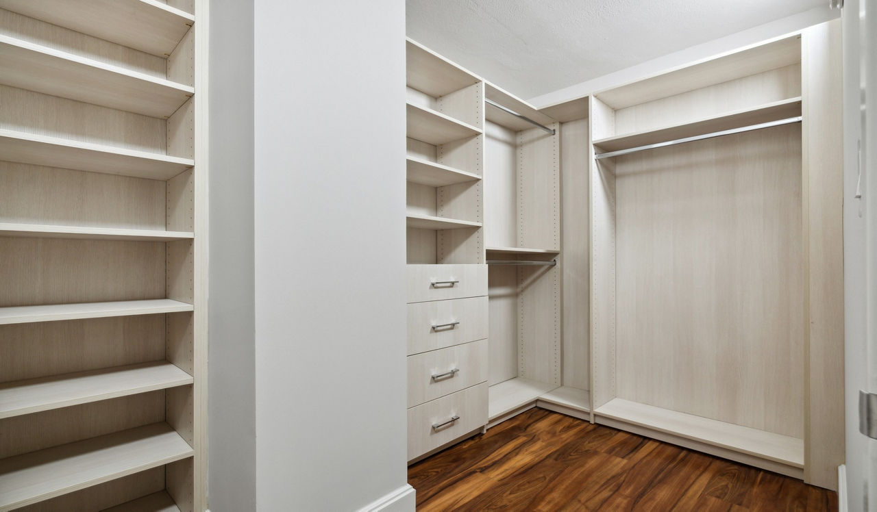 Sterling Apartments - Philadelphia, PA - Walk In Closet