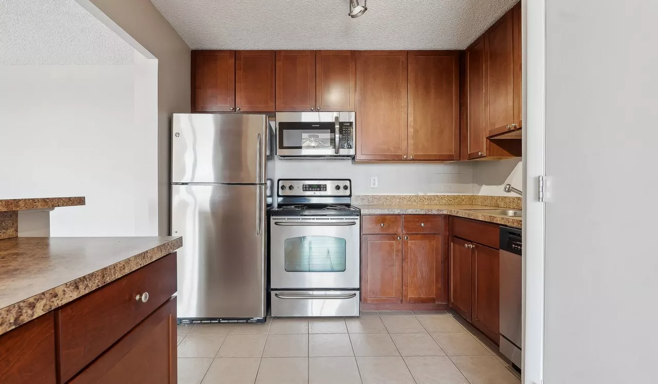 The Summit - Alexandria, VA - kitchen