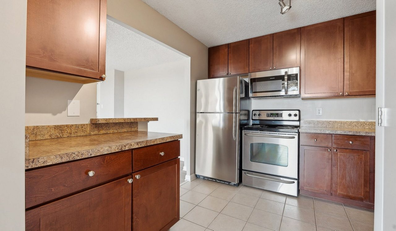 The Summit - Alexandria, VA - Kitchen