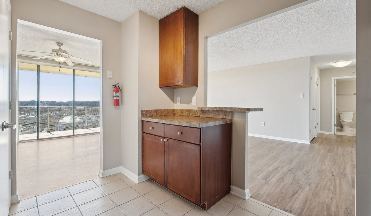 The Summit - Alexandria, VA - kitchen