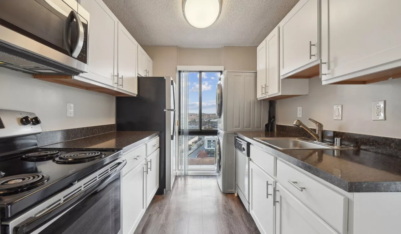 The Summit - Alexandria, VA - kitchen