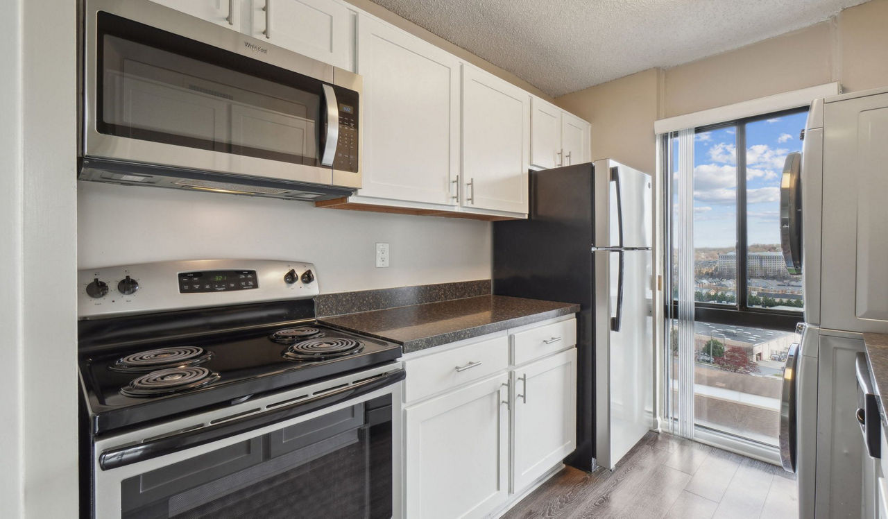 The Summit - Alexandria, VA - kitchen