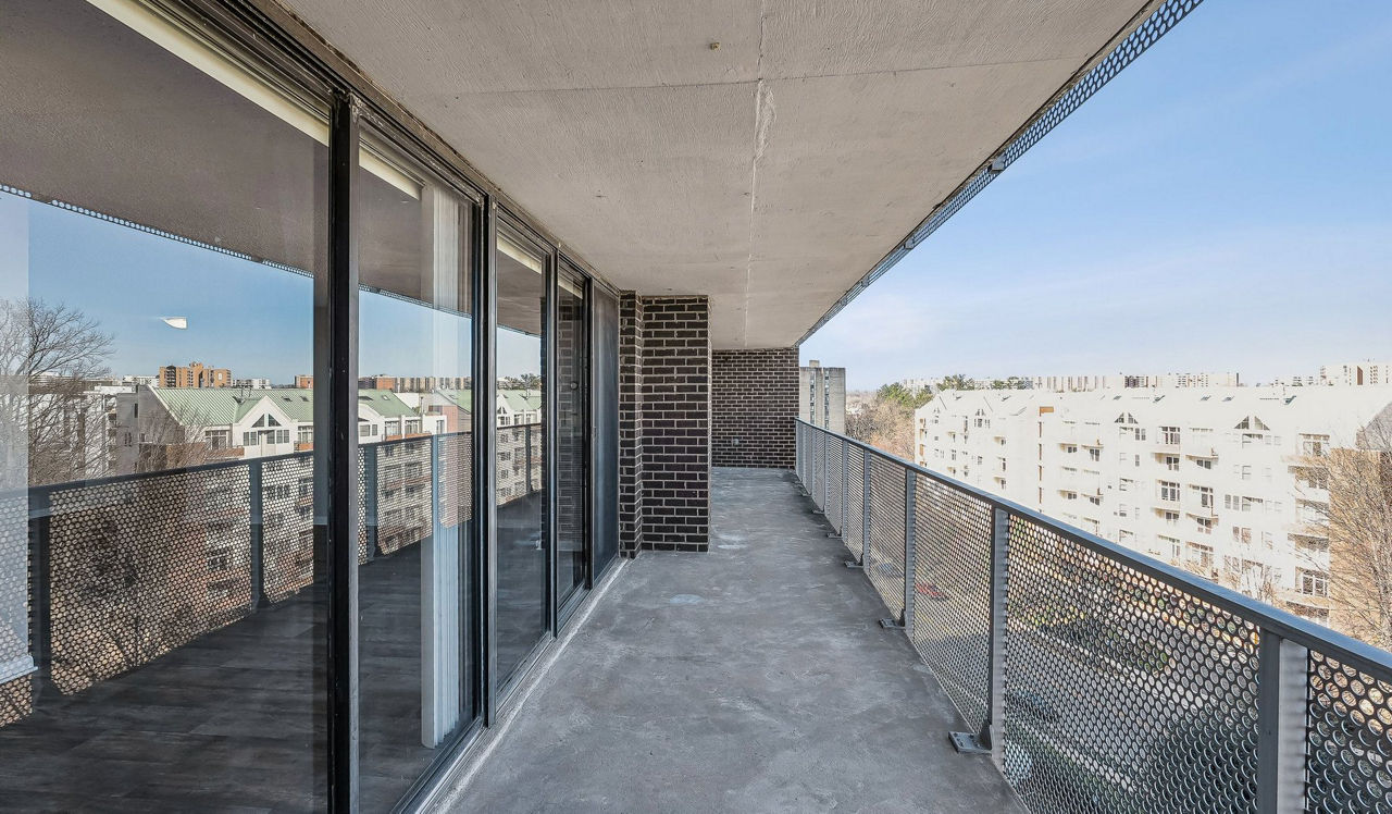 The Summit - Alexandria, VA - balcony