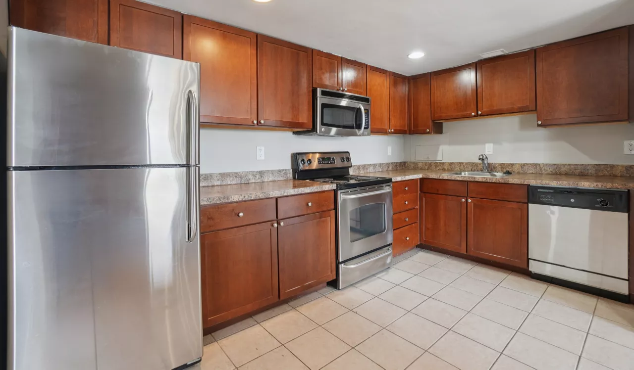 The Summit - Alexandria, VA - Kitchen