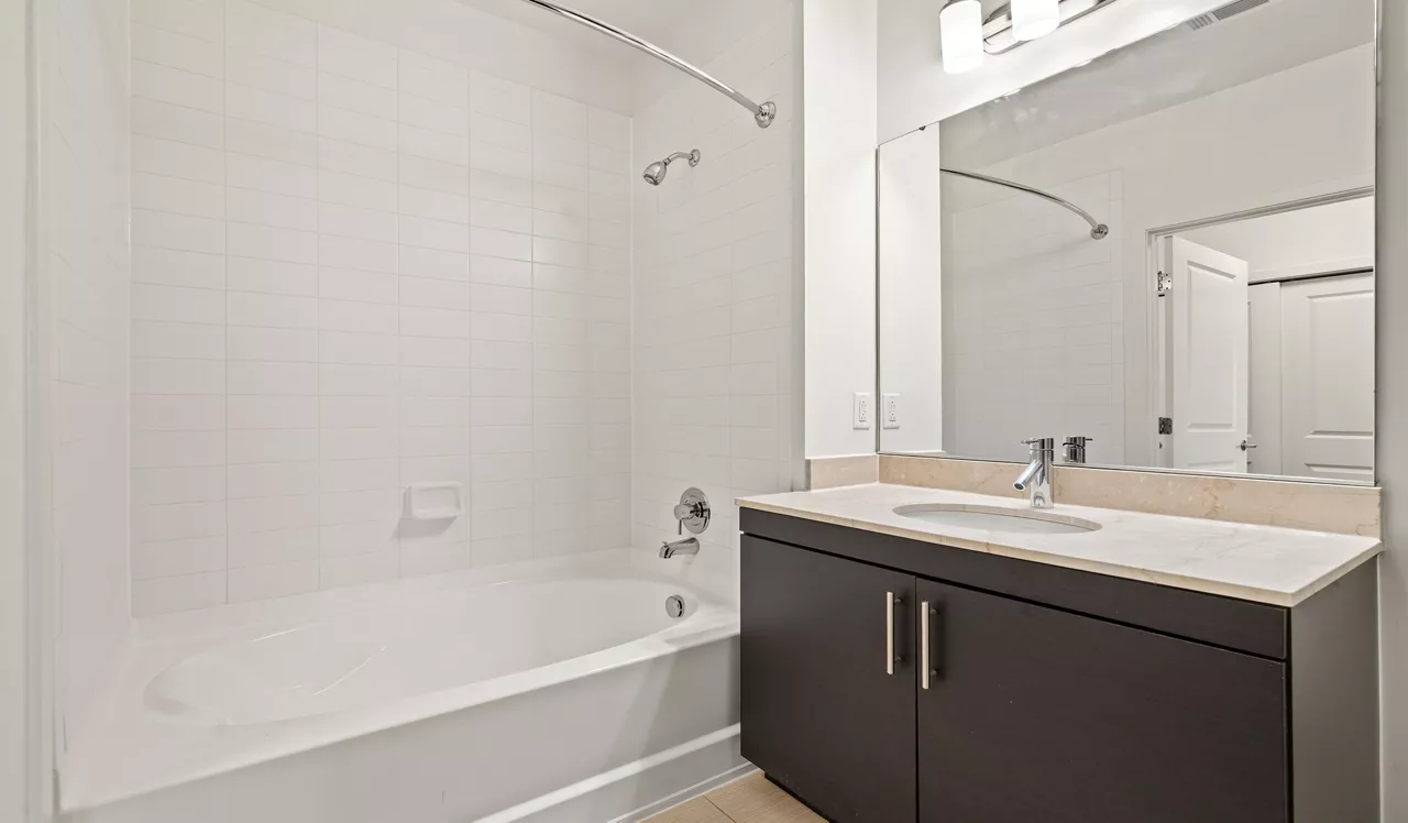 The Chase at Overlook Ridge - Revere, MA – bathroom
