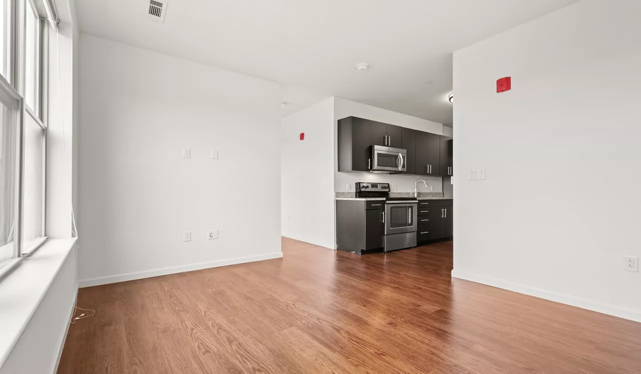 The Chase at Overlook Ridge - Revere, MA – living space