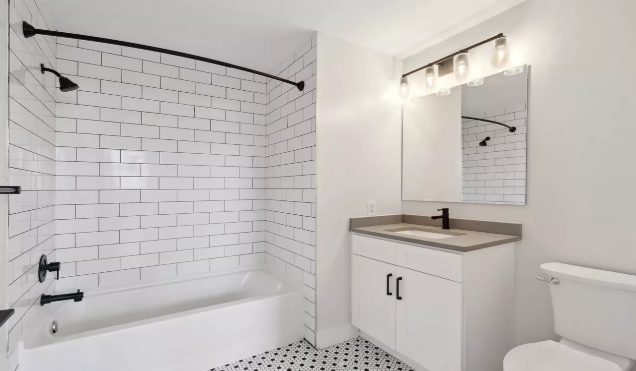 Left Bank - Philadelphia, PA - Bathroom
