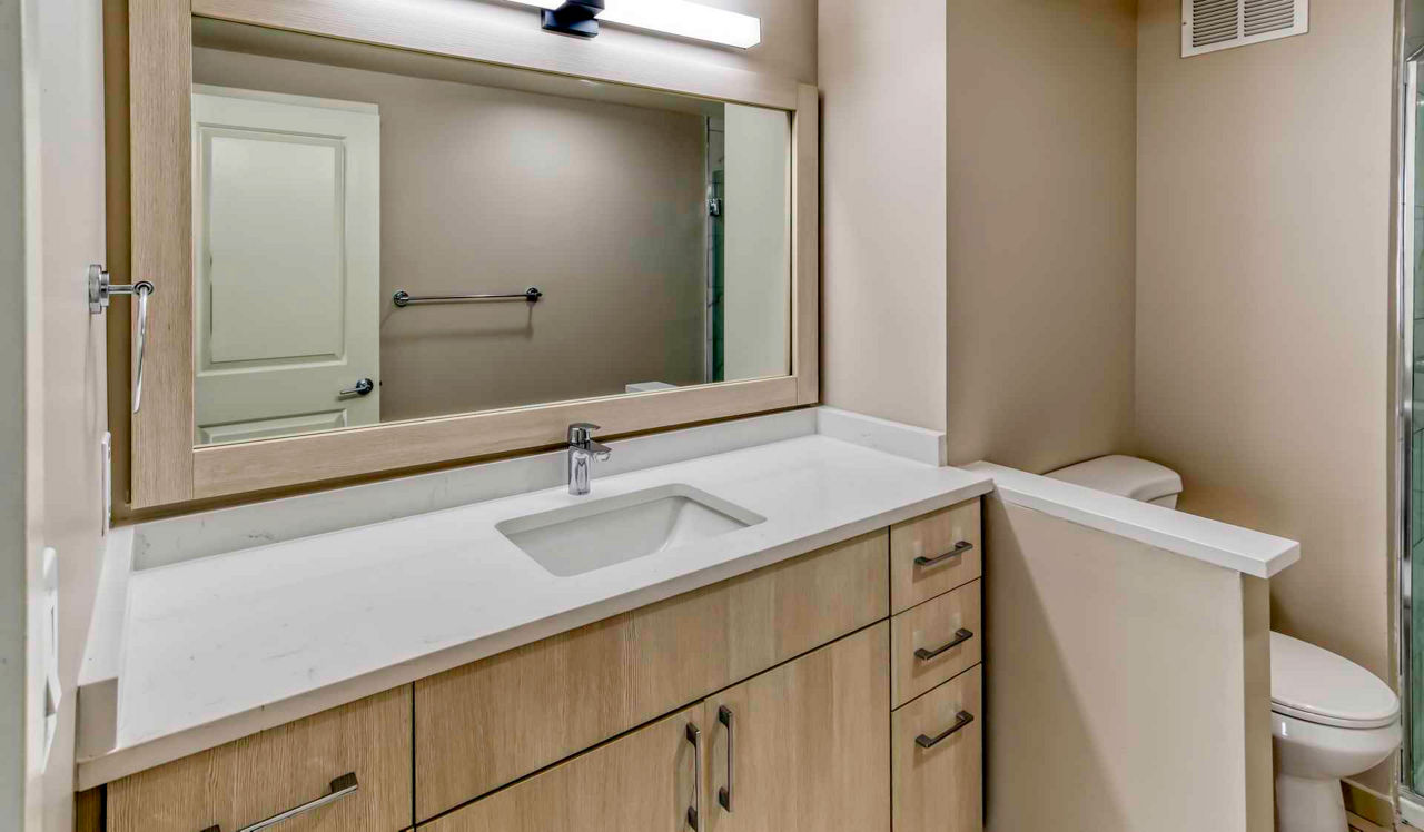 Sterling Apartments - Philadelphia, PA - Bathroom