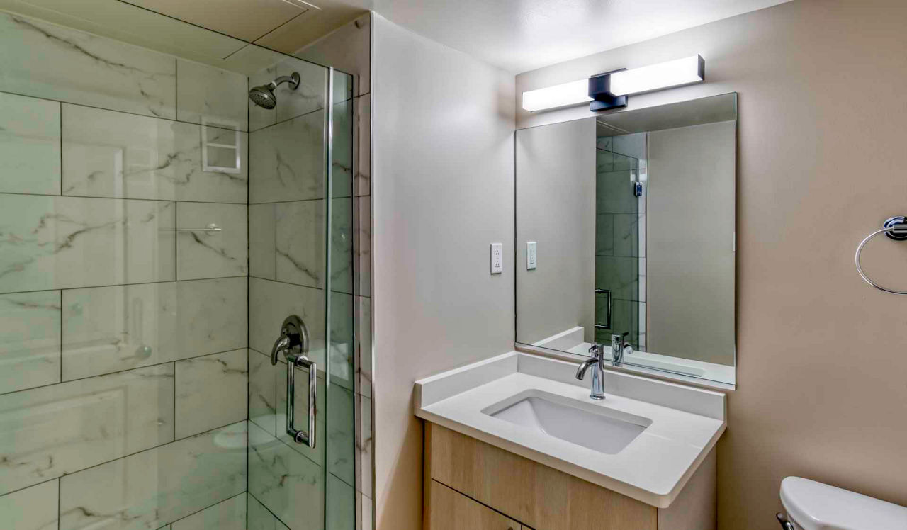 Sterling Apartments - Philadelphia, PA - Bathroom