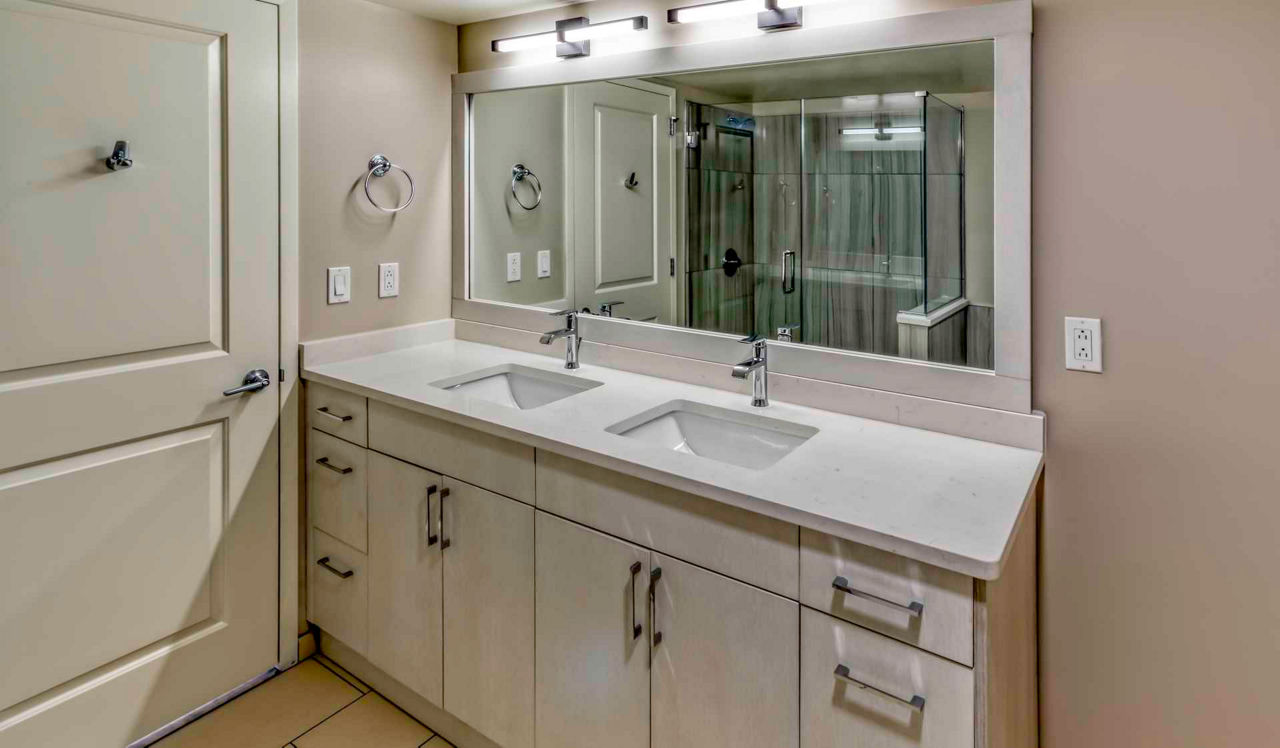 Sterling Apartments - Philadelphia, PA - Bathroom